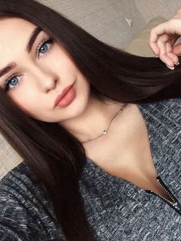 Оля